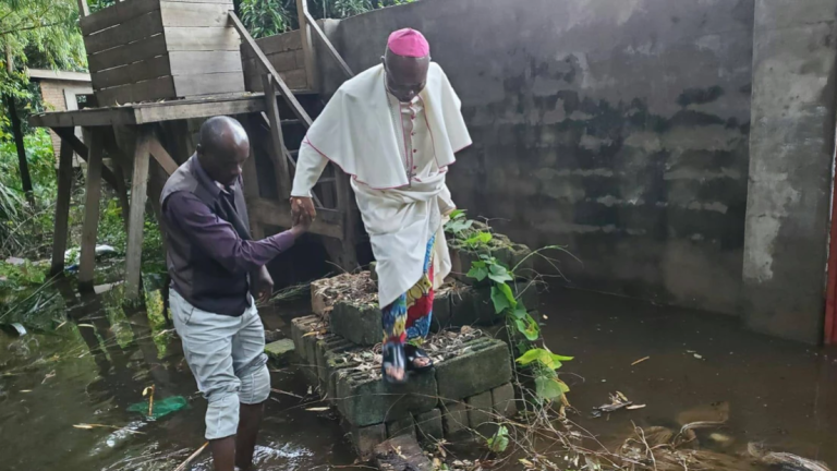 Le chemin du calvaire après la Pâques confinée de l’Evêque d’Uvira Monseigneur Muyengo